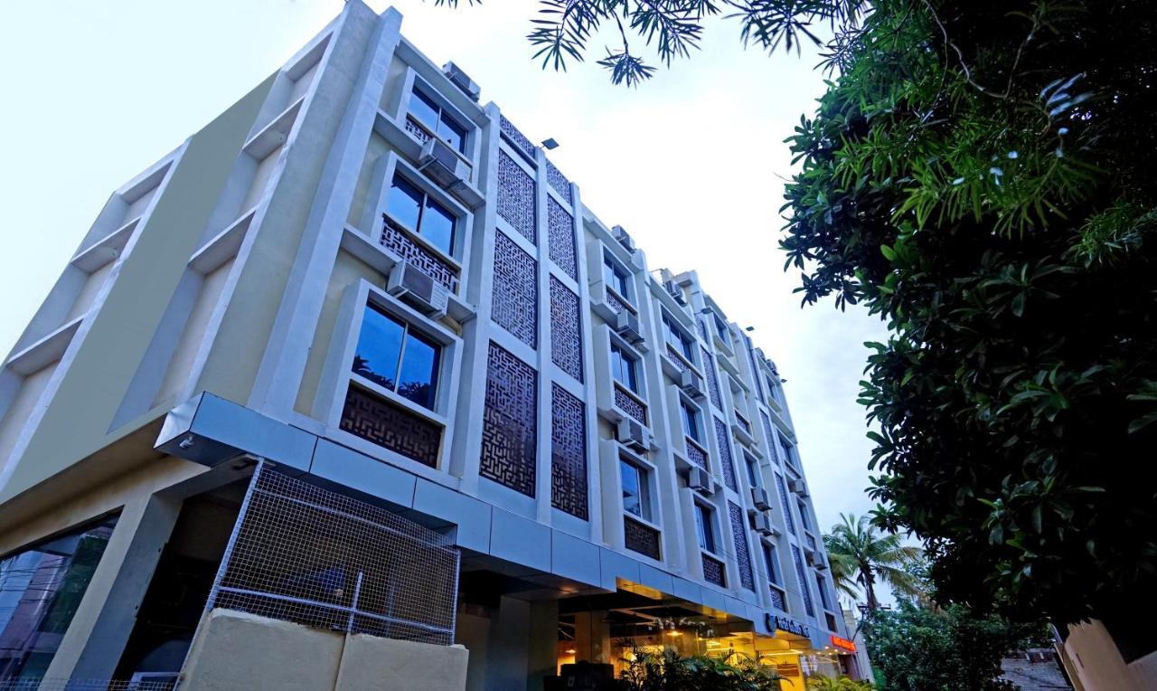 Treebo Golden Nest Hotel Bhuvanesvar Kültér fotó