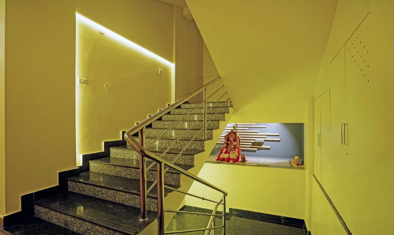 Treebo Golden Nest Hotel Bhuvanesvar Kültér fotó