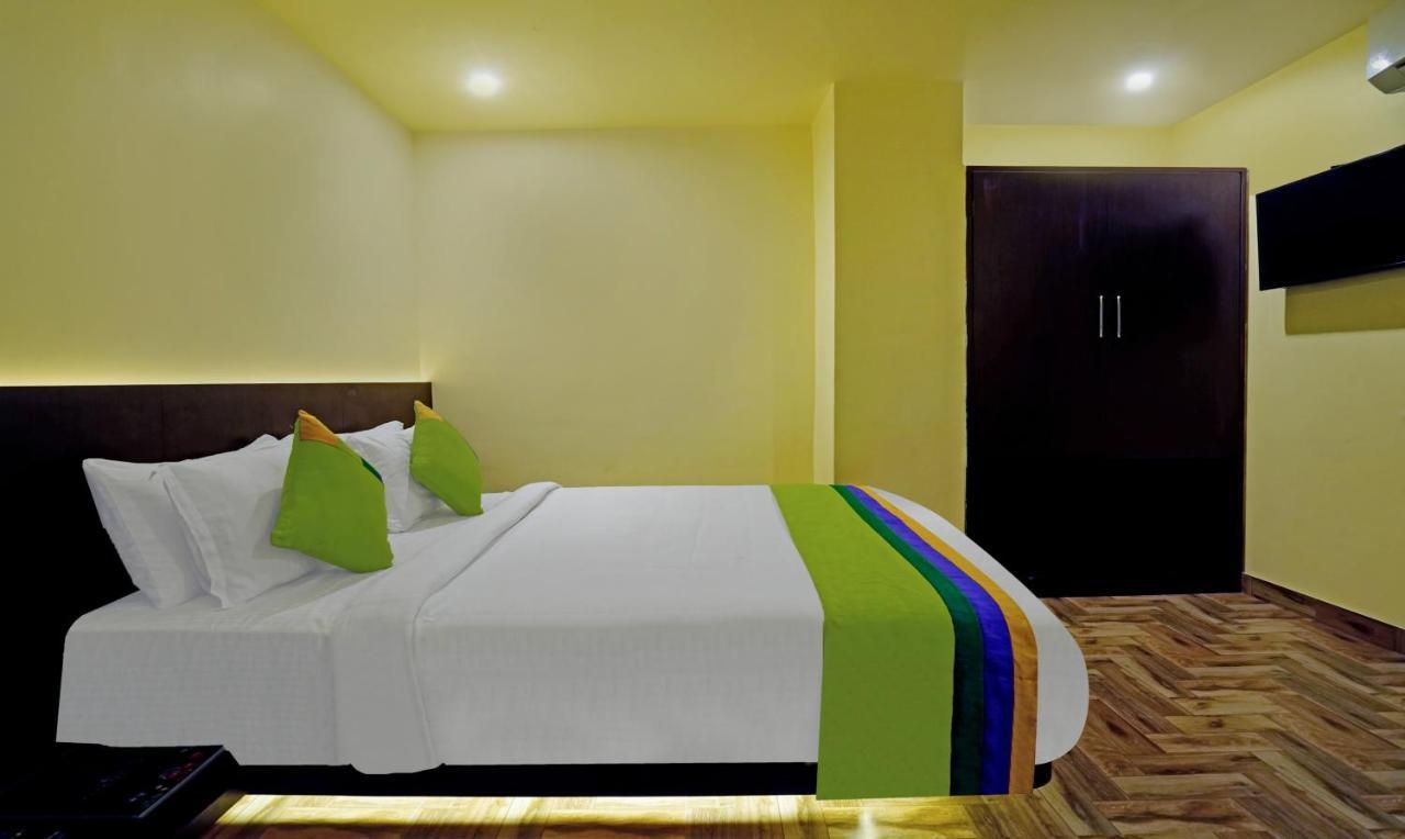 Treebo Golden Nest Hotel Bhuvanesvar Kültér fotó