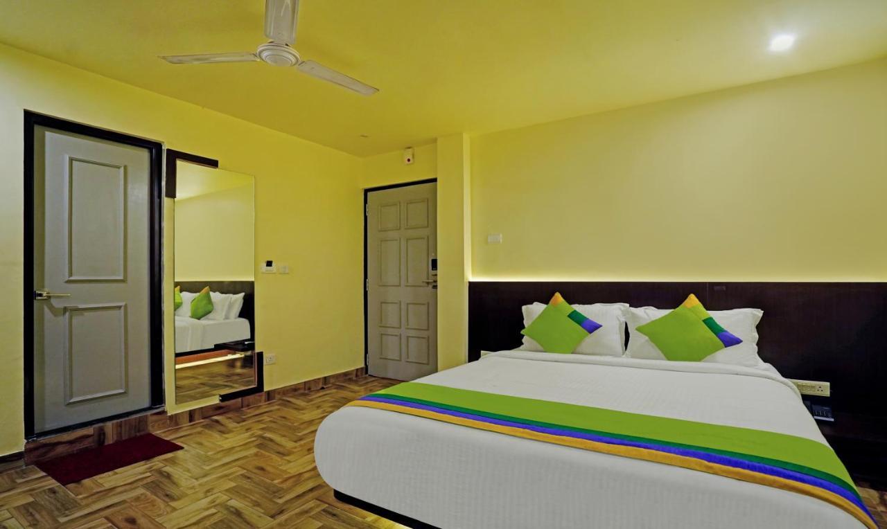 Treebo Golden Nest Hotel Bhuvanesvar Kültér fotó