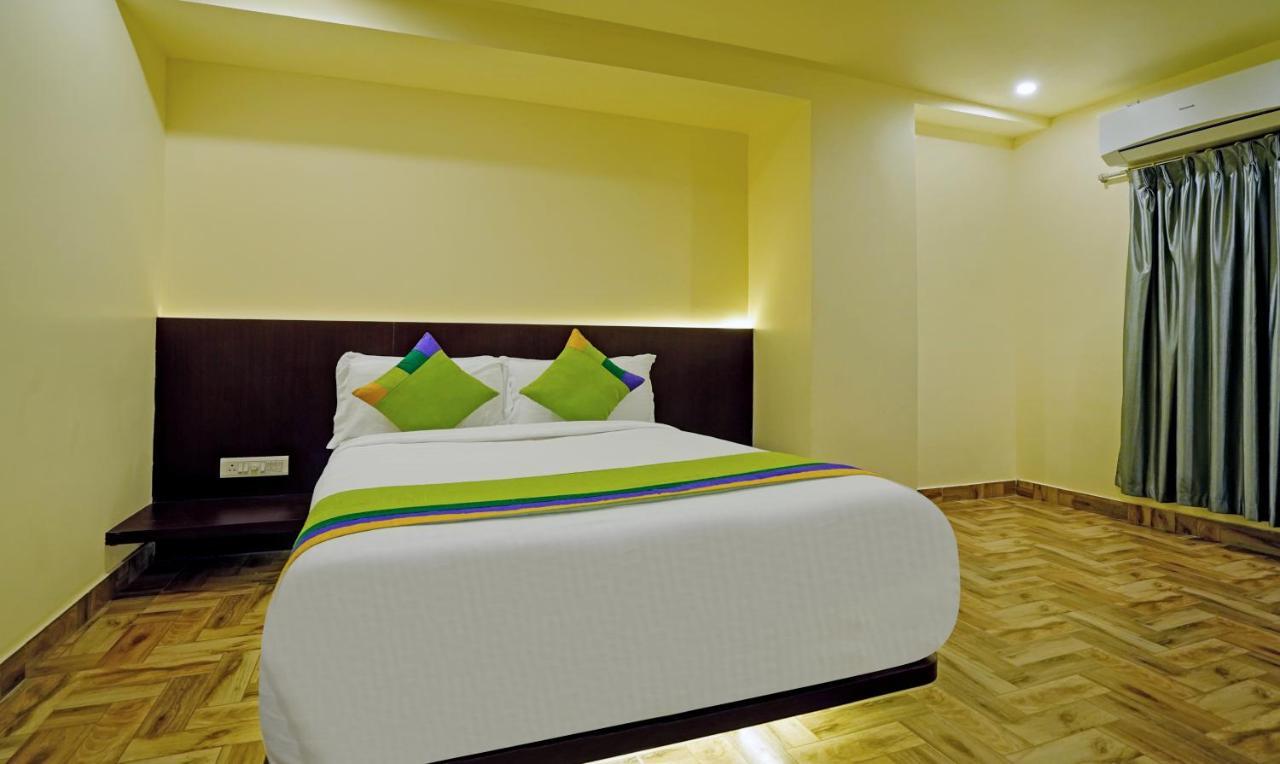 Treebo Golden Nest Hotel Bhuvanesvar Kültér fotó